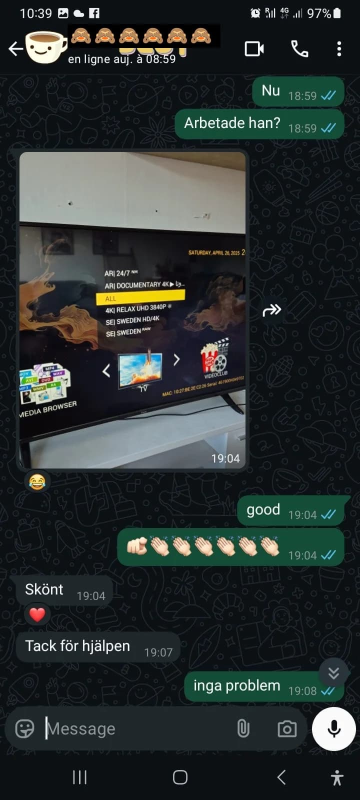 WhatsApp-konversation: Kund visar sin TV med svenska IPTV-kanaler SEI Sweden 4K som fungerar perfekt